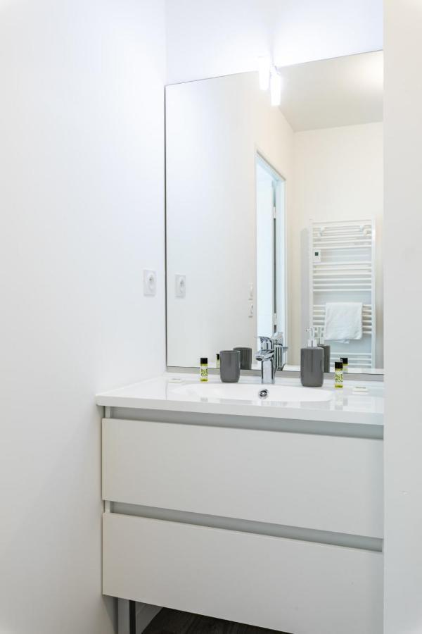 디나르 L'Ecume - Studio Moderne Avec Grand Balcon Et Place De Parking 아파트 외부 사진